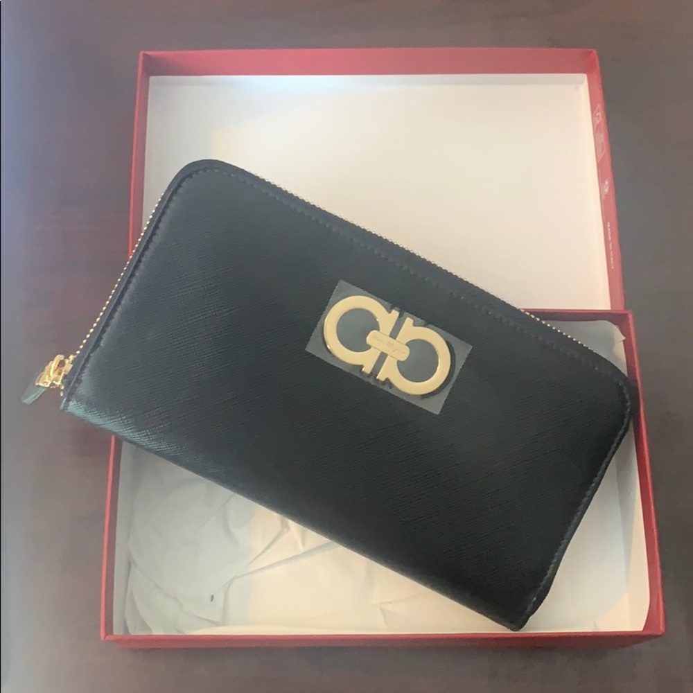 Salvatore Ferragamo Leather Clutch Wallet